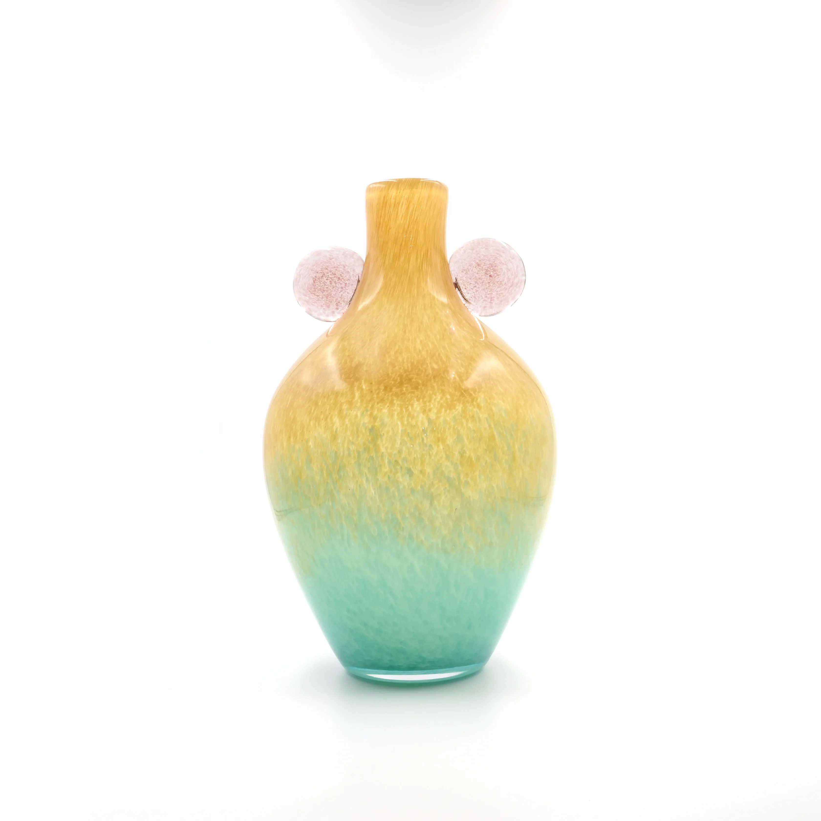 art glass vase Qatar